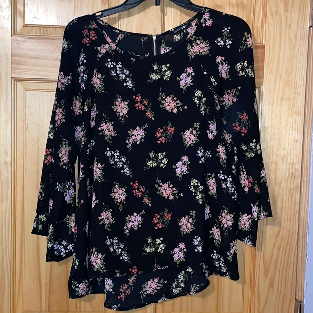 Stitch Fix Papermoon Larie Crew Neck Blouse. Medium.